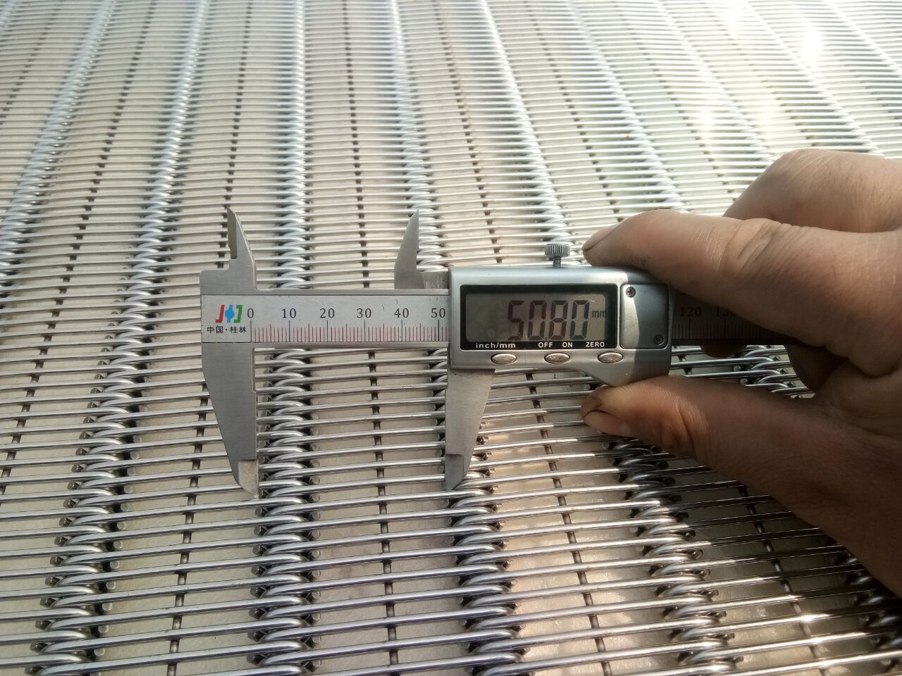 Conveyor belt structural alignment check