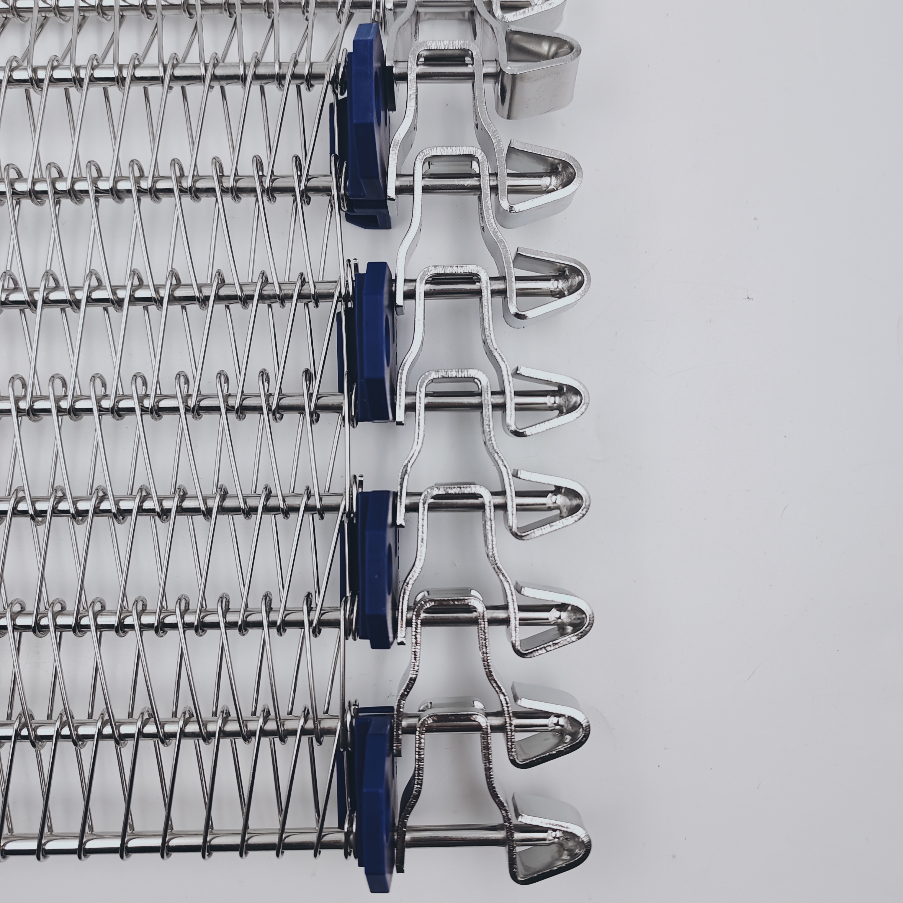Side driven metal conveyor belt edge drive detail
