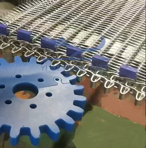 Side driven belt and matching sprocket engagement verification